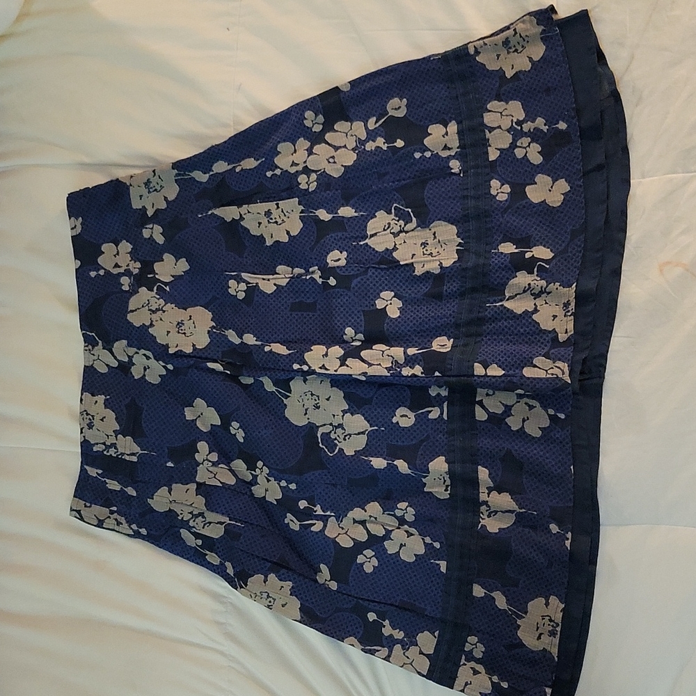 DKNY JEANS Skirt  -  Blue floral. Size 4.